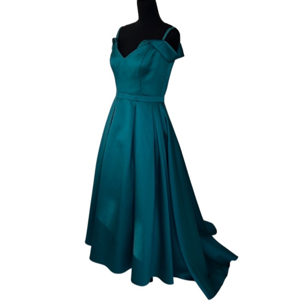 XSCAPE HighLow Off the Shoulder Gown - Evergreen - Size 10